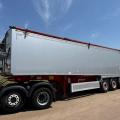 FRUEHAUF TRIAXLE BULK TIPPING TRAILER