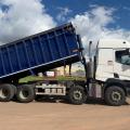 RENAULT C430 8X4 BULK TIPPER