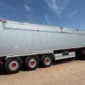 FRUEHAUF TRIAXLE BULK TIPPING TRAILER