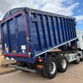 RENAULT C430 8X4 BULK TIPPER