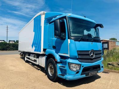 MERCEDES-BENZ ANTOS 2527 6X2 FRIDGE