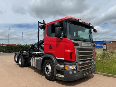 SCANIA G320 6X2 HOOK LOADER