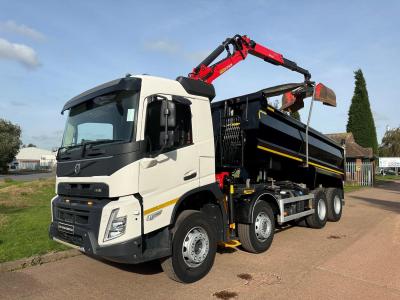 VOLVO FMX 420 8X4 TIPPER GRAB