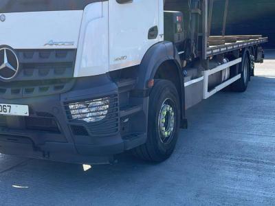 MERCEDES-BENZ AROCS 2530 6X2 FLAT CRANE