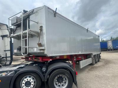 FRUEHAUF TRIAXLE BULK TIPPING TRAILER