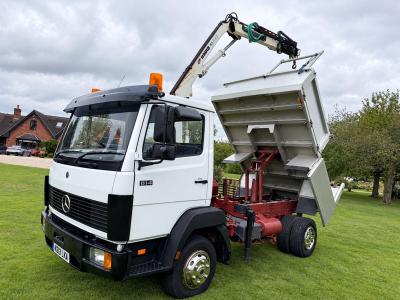 MERCEDES-BENZ 814 7.5 TON TIPPER CRANE