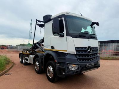 MERCEDES-BENZ AROCS 3240 8X4 HOOK LOADER