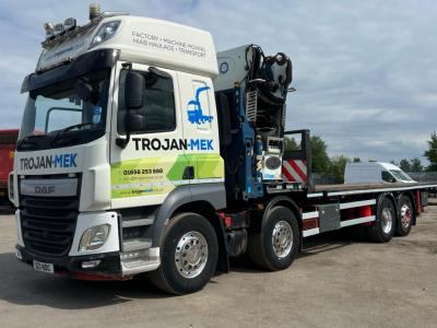 DAF CF 460 SPACE CAB 8X2 FLAT CRANE