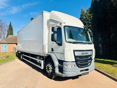 DAF LF 260 18 TON BOX TAIL LIFT