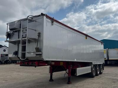 FRUEHAUF TRIAXLE BULK TIPPING TRAILER