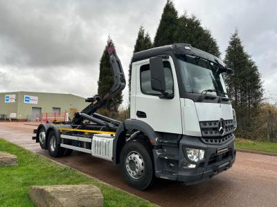 MERCEDES-BENZ AROCS 2532 6X2 HOOK LOADER