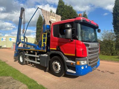SCANIA P250 18 TON SKIP LOADER