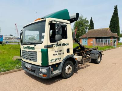 MAN TGL 8180 7.5 TON HOOK LOADER