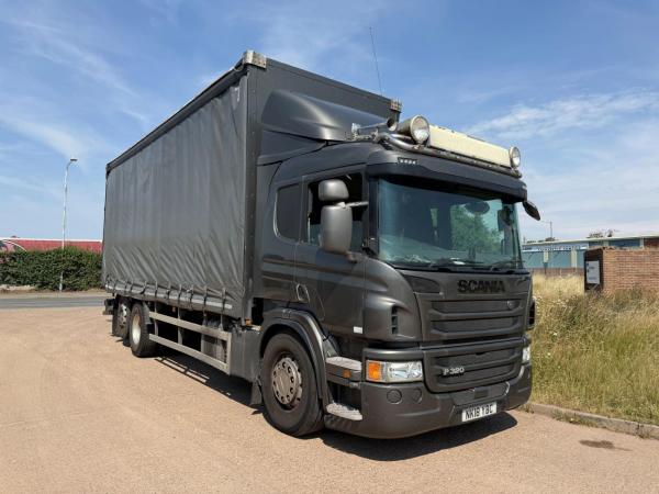 SCANIA P320 6X2 CURTAINSIDER
