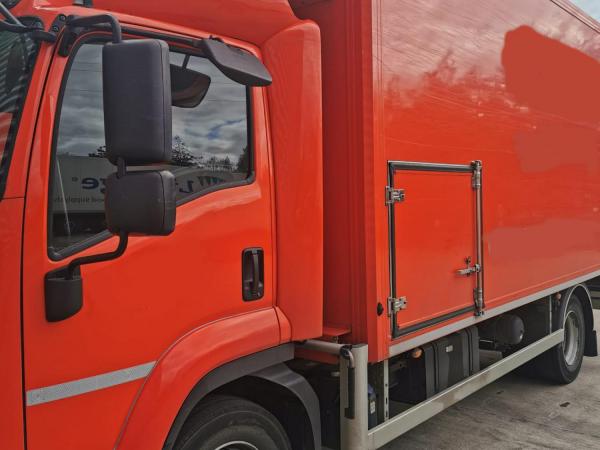 ISUZU FORWARD F135 240 FRIDGE