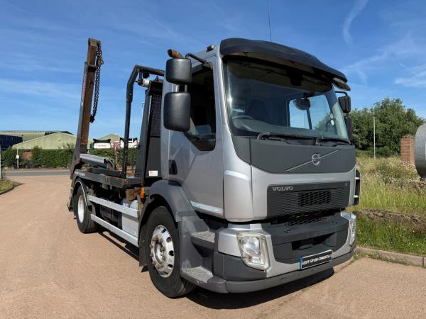 VOLVO FL 250 18 TON SKIP LOADER