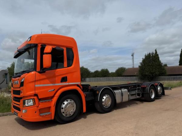 SCANIA SUPER P420 8X2 CHASSIS CAB