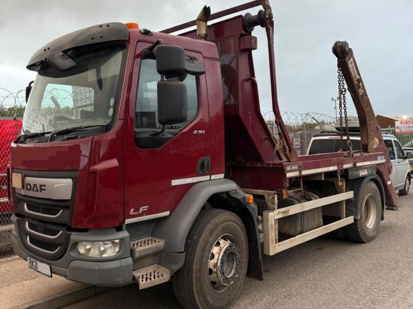 DAF LF 230 18 TON SKIP LOADER
