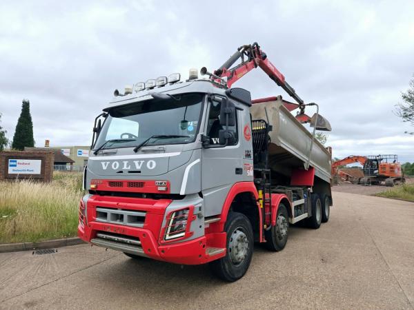 VOLVO FMX 500 8X4 TIPPER GRAB