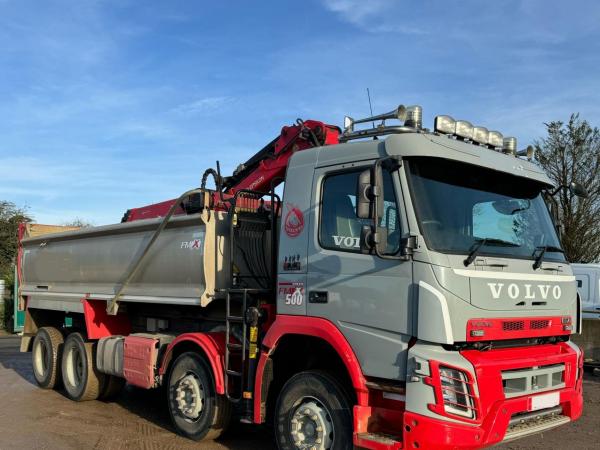 VOLVO FMX 500 8X4 TIPPER GRAB