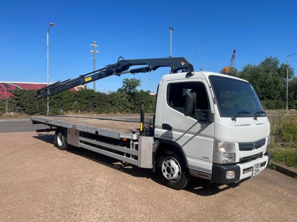 MITSUBISHI FUSO CANTER 7C18 7.5 TON FLAT CRANE